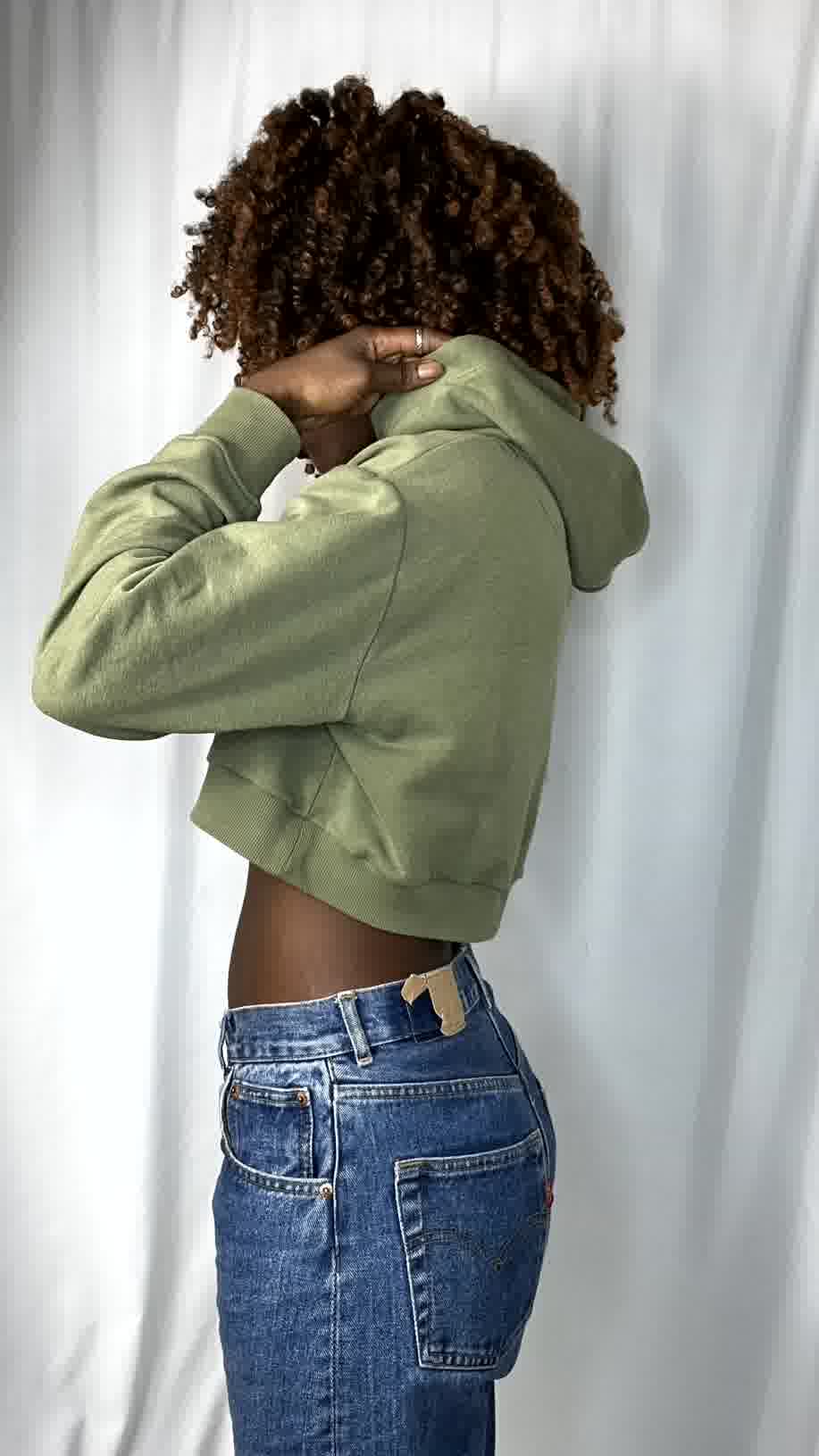 Sweat Upcyclé Kaki avec Capuchon